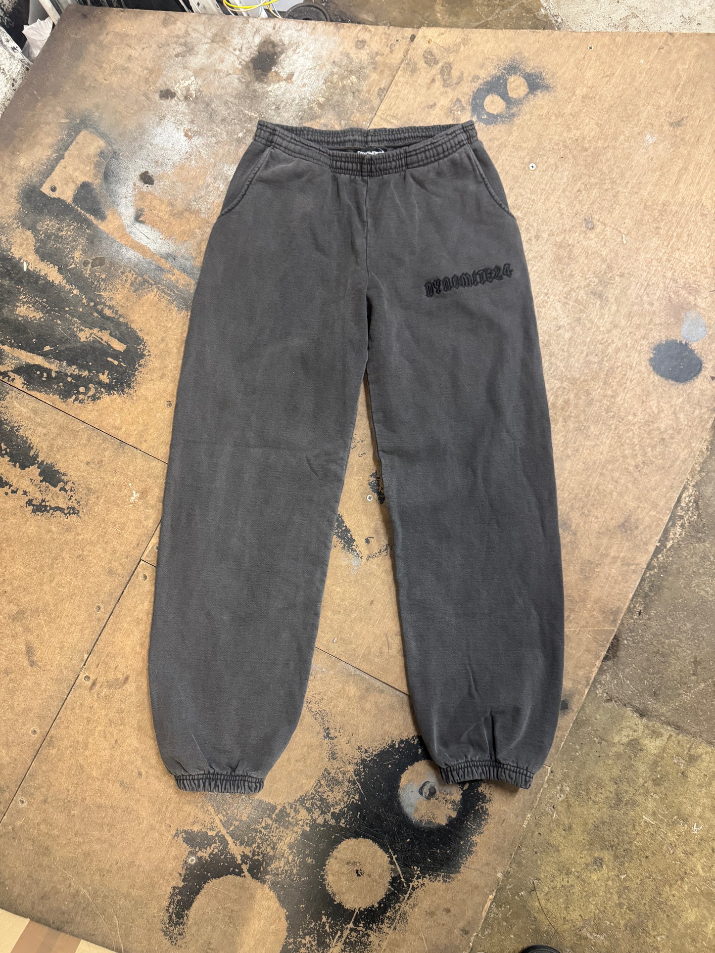 STATEMENT SWEATSUIT - WASHED GREY + BLACK