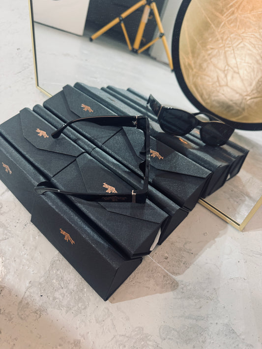 ROSE GOLD ROCKER SUNGLASSES - BLACK